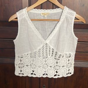 Gorgeous lace crop top 🌸